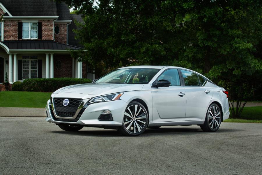  Nissan Altima SR 2018 года  (фото 1 из 19)